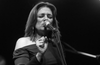 One of Türkiye’s finest voices, Birsen Tezer, to bring her spellbinding sound to London in November