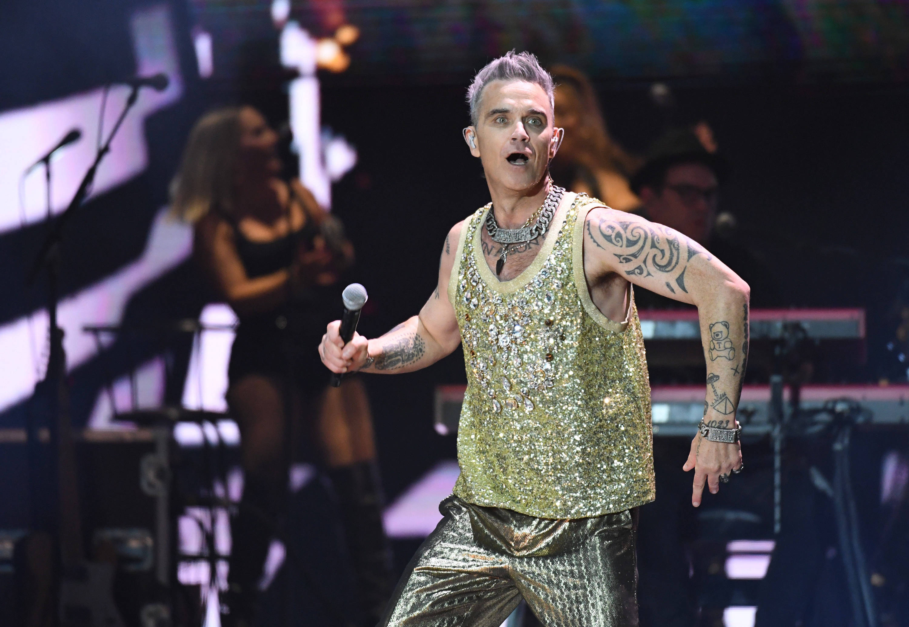 Tickets for Robbie Williams’ Bodrum gig costs more than a month’s ...